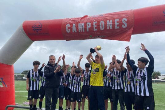 Más de 600 futbolistas dieron vida a encuentro de escuelas de fútbol en Pucón