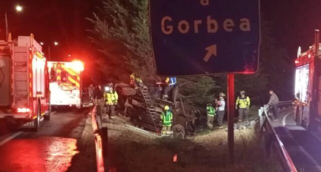 Trágico accidente vehicular en acceso a Cuarta Faja de Gorbea termina con dos víctimas fatales