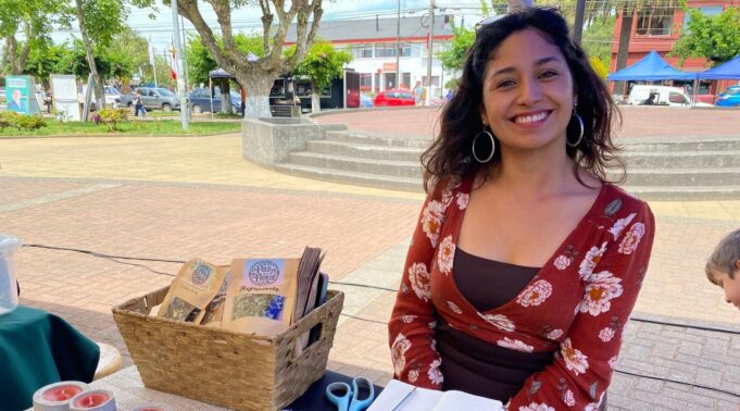 Curadoras de semillas realizan primera expo de plantas medicinales en Pitrufquén