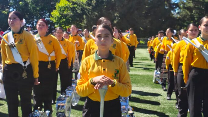 Pitrufquén vibró con el primer encuentro de bandas de guerra escolares organizado por el colegio Madres Dominicas