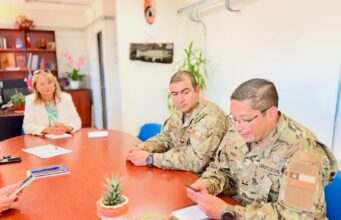 Municipalidad de Pitrufquén y jefe de las fuerzas coordina protocolos de seguridad para elecciones 2025