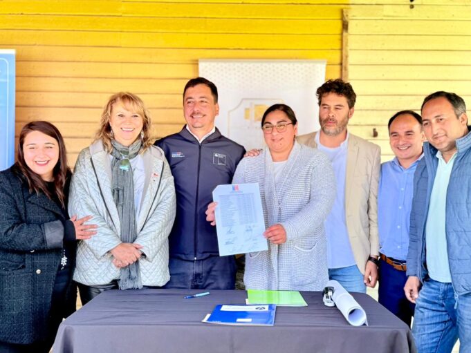 Entregan terreno para construcción de nuevo centro comunitario en Comuy, comuna de Pitrufquén