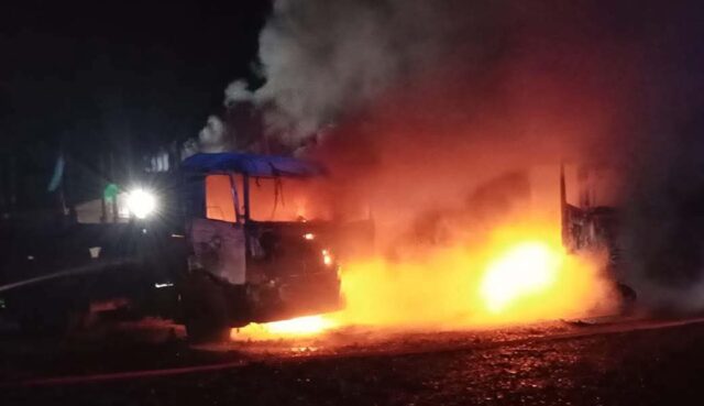 Nuevo ataque incendiario en Collipulli: sujetos armados queman dos camiones en un fundo