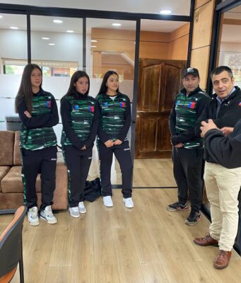 Puconinas ganaron medalla de bronce con el fútbol femenino en los Juegos Binacionales de La Araucanía