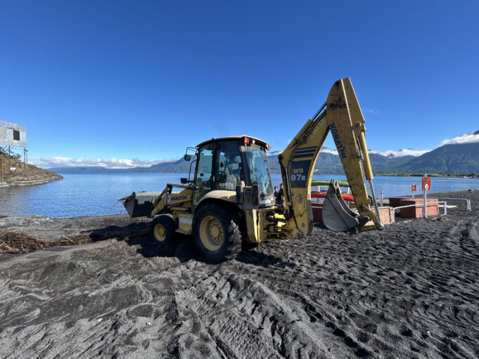Retiran peligrosas estructuras subacuáticas y despejan puntos críticos en playas de Pucón