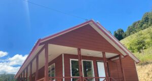 Casi treinta familias del sector rural de Pucón recibieron las llaves de su casa propia en vísperas de navidad