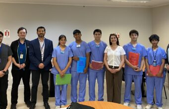 Nueva alianza abre puertas clínicas a estudiantes de atención de enfermería de liceo de Freire en hospital