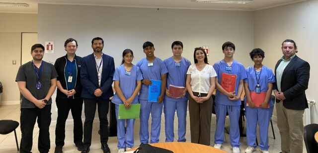 Nueva alianza abre puertas clínicas a estudiantes de atención de enfermería de liceo de Freire en hospital