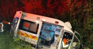 Cinco lesionados deja colisión de ambulancia del departamento de salud en la ruta Villarrica – Licanray