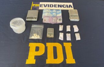 Pareja es detenida por microtráfico tras operativo sorpresa en Lastarria, comuna de Gorbea