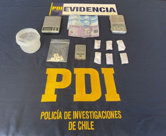 Pareja es detenida por microtráfico tras operativo sorpresa en Lastarria, comuna de Gorbea