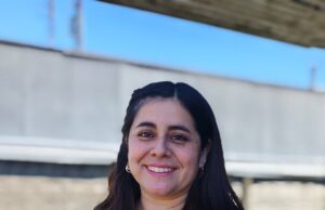 La educadora pitrufquenina que ilumina la educación rural: reconocida entre las 100 mujeres líderes de La Araucanía