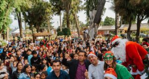 Masiva participación en el encendido del árbol de navidad en Freire