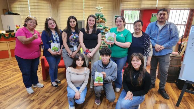 Bibliotecas municipales de Pitrufquén reciben primer libro comunal y colectivo de salud mental y prevención del suicidio