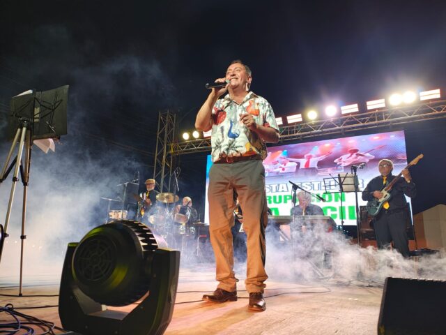 Artistas locales marcaron el show aniversario 127 de Pitrufquén en el centro de la comuna