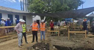 Alcalde de Lumaco visita obras de construcción del nuevo estanque de agua