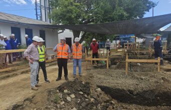 Alcalde de Lumaco visita obras de construcción del nuevo estanque de agua