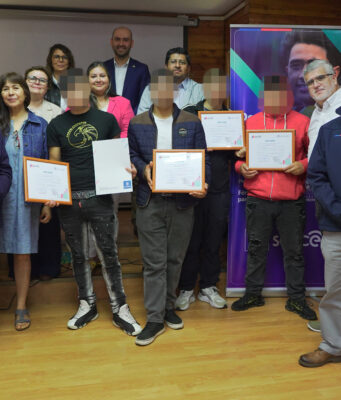 Nueve jóvenes se certifican en “Técnicas de Soldadura al Arco Voltaico” gracias a alianza establecida entre UFRO – SENCE- SRJ