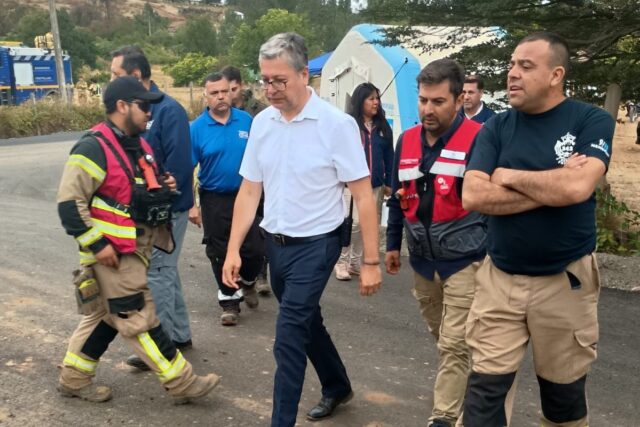 Municipalidad de Pucón coopera con apoyo logístico en el combate de incendios en la región