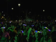 Más de 15 mil personas festejaron la bienvenida al 2026 en playa grande de Pucón