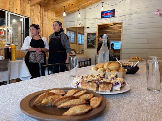 Cocinerías Ruka Takun de Quetroleufu ofrecen tradición culinaria para el turismo de Pucón