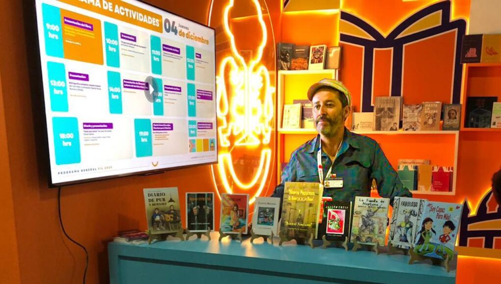 Escritor de La Araucanía se presentó en la Feria Internacional del Libro de Guadalajara, México