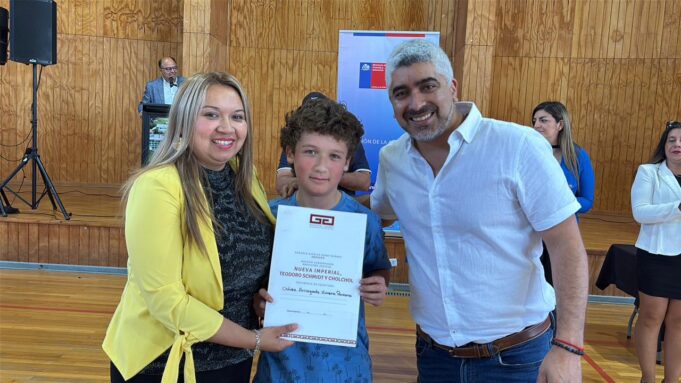 Más de 200 vecinos de Cholchol logran nivelar sus estudios