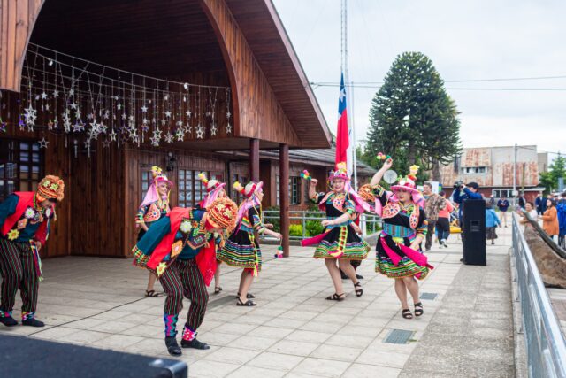 Teodoro Schmidt da el vamos a la celebración de su aniversario número 45