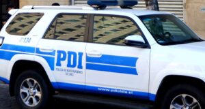 En plaza Teodoro Schmidt: Policia de Investigaciones detiene a dos sujetos que comercializaban droga