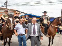 Teodoro Schmidt celebró con orgullo su 45° aniversario con acto cívico y desfile