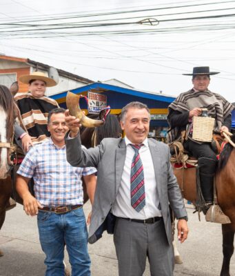 Teodoro Schmidt celebró con orgullo su 45° aniversario con acto cívico y desfile