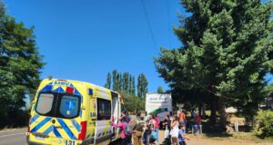 Colisión por alcance deja cerca de 10 personas lesionadas en ruta Freire–Radal