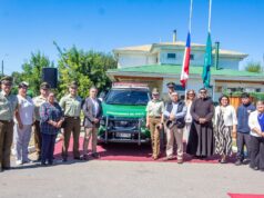 Ceremonia de entrega de vehículo policial para el retén de Barros Arana