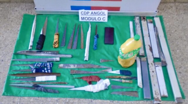 Incautan armas, droga y celulares en allanamientos en tres cárceles de la Araucanía