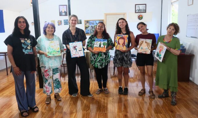 Más de 100 mujeres participaron en talleres de arteterapia impulsados por la UCT