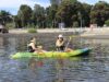 Jóvenes del programa «tránsito independiente» participan en taller de kayak en playa Pucara