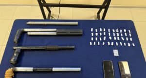Incautan armas artesanales y drogas tras operativo nocturno en Angol