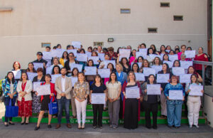 70 manipuladoras y manipuladores de alimentos de La Araucanía fueron certificados por la UCT