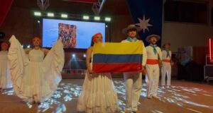 Cholchol vibró con lo mejor del folclore internacional junto a la compañía danzas de América