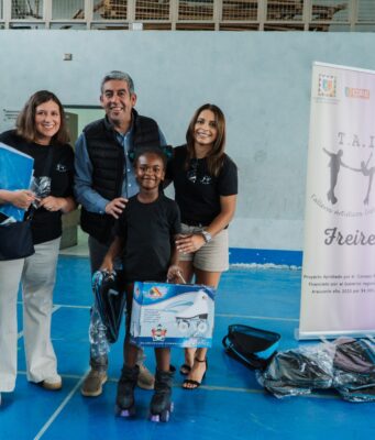 Freire fortalece el deporte infantil con entrega de implementación a taller de roller dance
