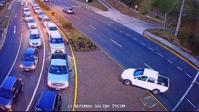 Plan piloto para evitar “tacos” en Pucón recibe más apoyo para descongestión de ingreso a la comuna