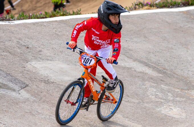 Amaro Mayolafquen: talento joven del BMX que pedalea con disciplina, familia y sueños desde Pitrufquén