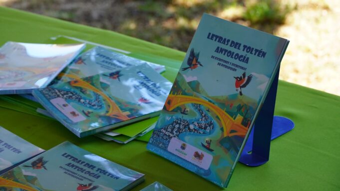 Pitrufquén celebró el lanzamiento de primera antología literaria “letras del Toltén”