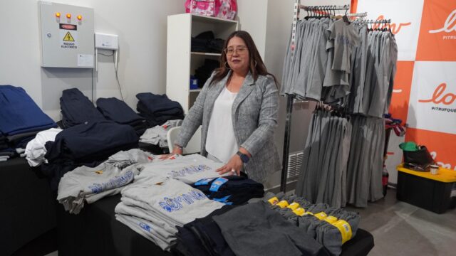 Alianza público privada entre municipio local y Lov Pitrufquén abre la primera feria escolar en centro comercial