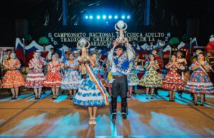 Freire coronó a los campeones del nacional de cueca adulto tradición chilena