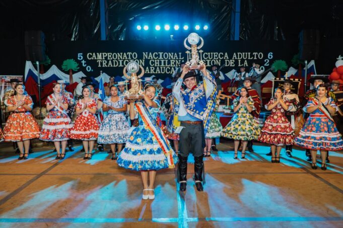 Freire coronó a los campeones del nacional de cueca adulto tradición chilena