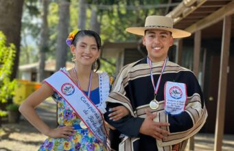 Jóvenes de Freire se coronan campeones juveniles de cueca y organizan bingo bailable para representar a la región en el nacional