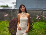 Desde Allipén, en Freire, a los escenarios: el sueño musical de Catrina, la joven de 17 años que conquista con baladas en inglés