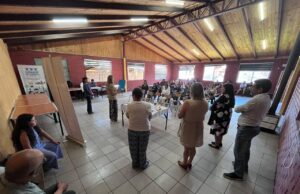 Más de 120 familias reciben escrituras de deslindes para avanzar en su proyecto habitacional en Pitrufquén