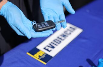 Pagos falsos y cheques protestados: detienen a hombre acusado de defraudar a vendedores de autos en La Araucanía